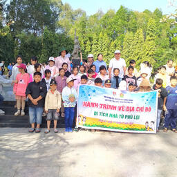 "Hành trình địa chỉ đỏ"
