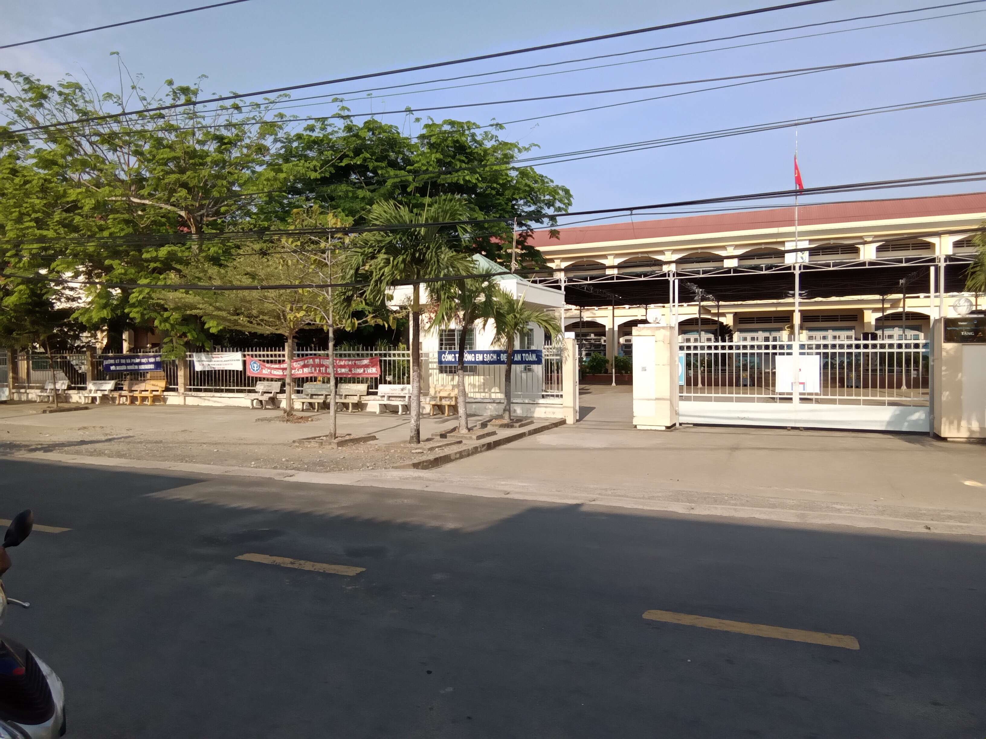 Trường Tiểu học Nguyễn Thị Tư